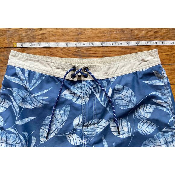 TOMMY BAHAMA Relax Blue/White Floral Cargo Swim Shorts sz M - Picture 8 of 12